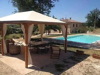 Sleeps 10 Pool Todi